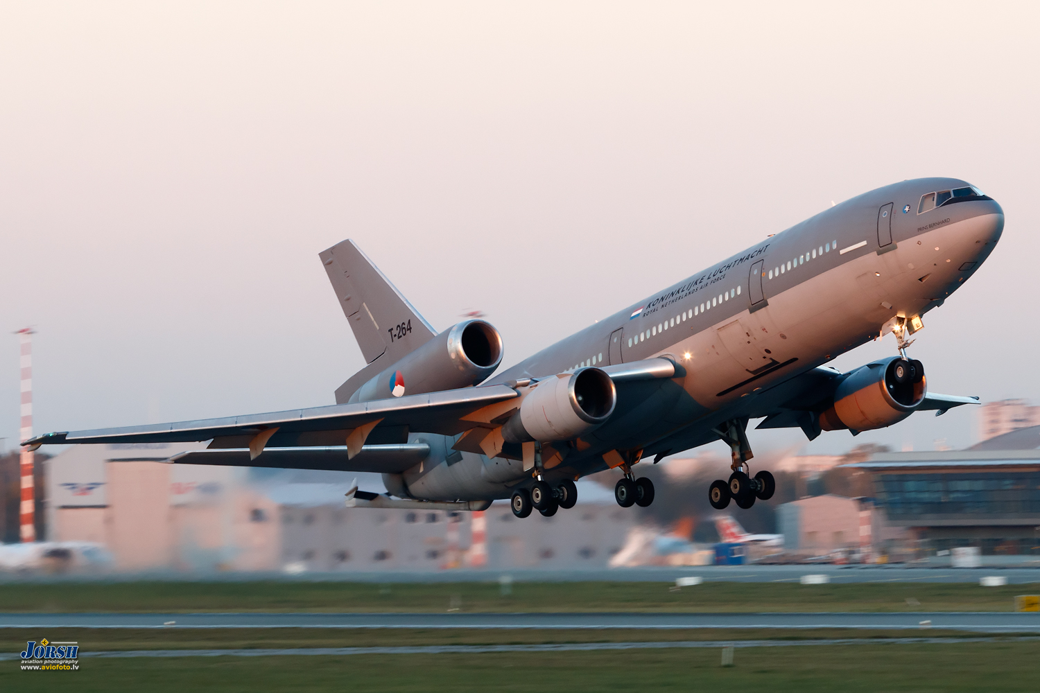 Netherlands Air Force 🇳🇱 - McDonnell Douglas KDC-10-30CF (T-264)