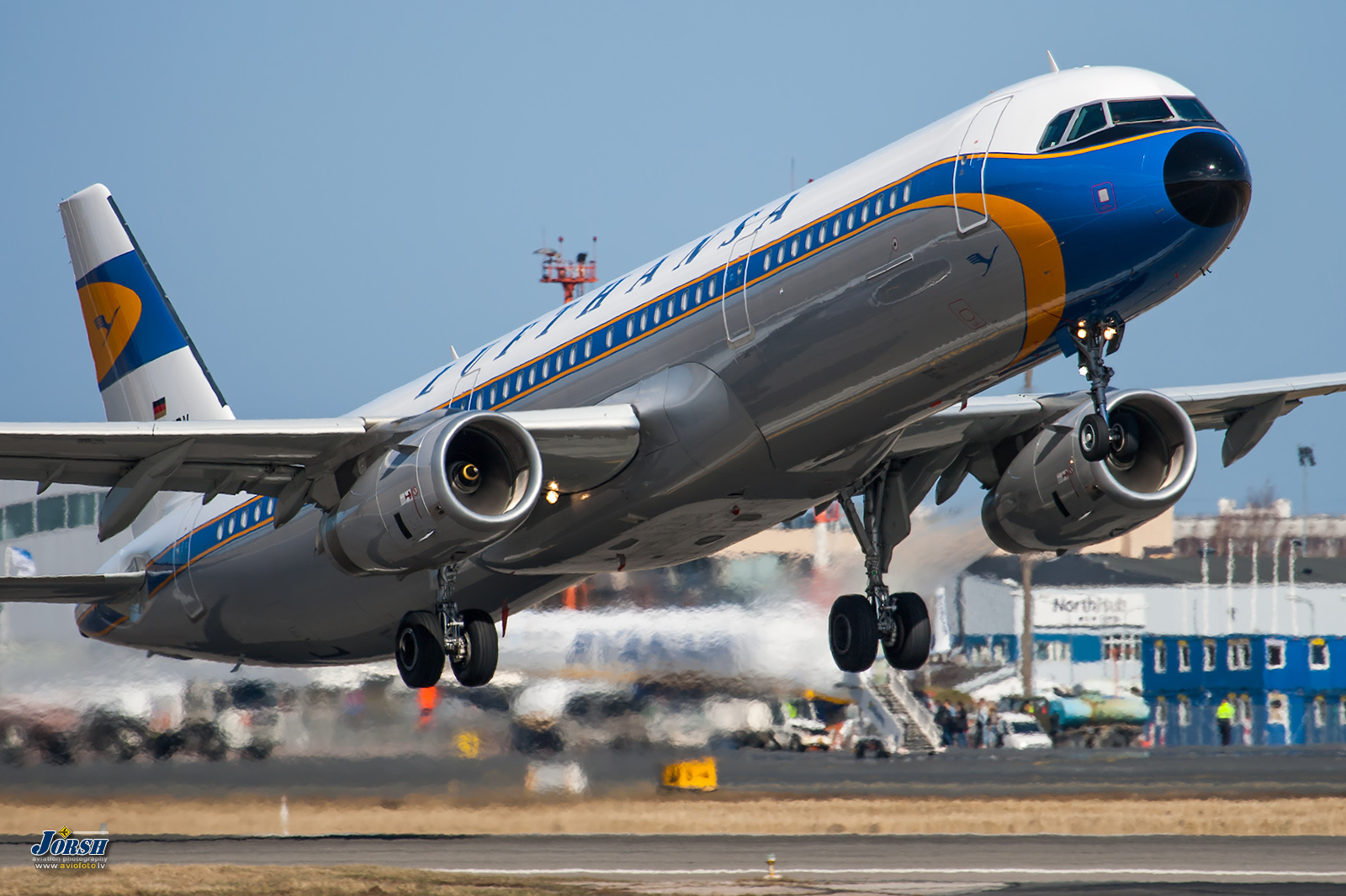 Lufthansa 🇩🇪 - Airbus A321-231 (D-AIDV)